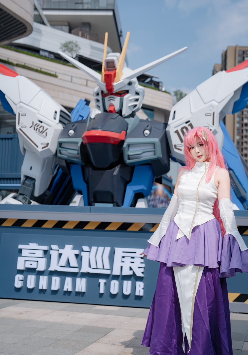 Your gift.
 #Gundam https://t.co/2FGgfb5aGP