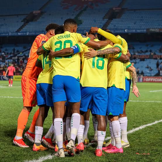 ANFutbol_ZA's tweet photo. The Best In South Africa 🇿🇦

Like ♥️ for Sundowns 👆
Retweet 🔄 for Orlando Pirates ☠️

#BetwayPrem https://t.co/PdPToe2AH3