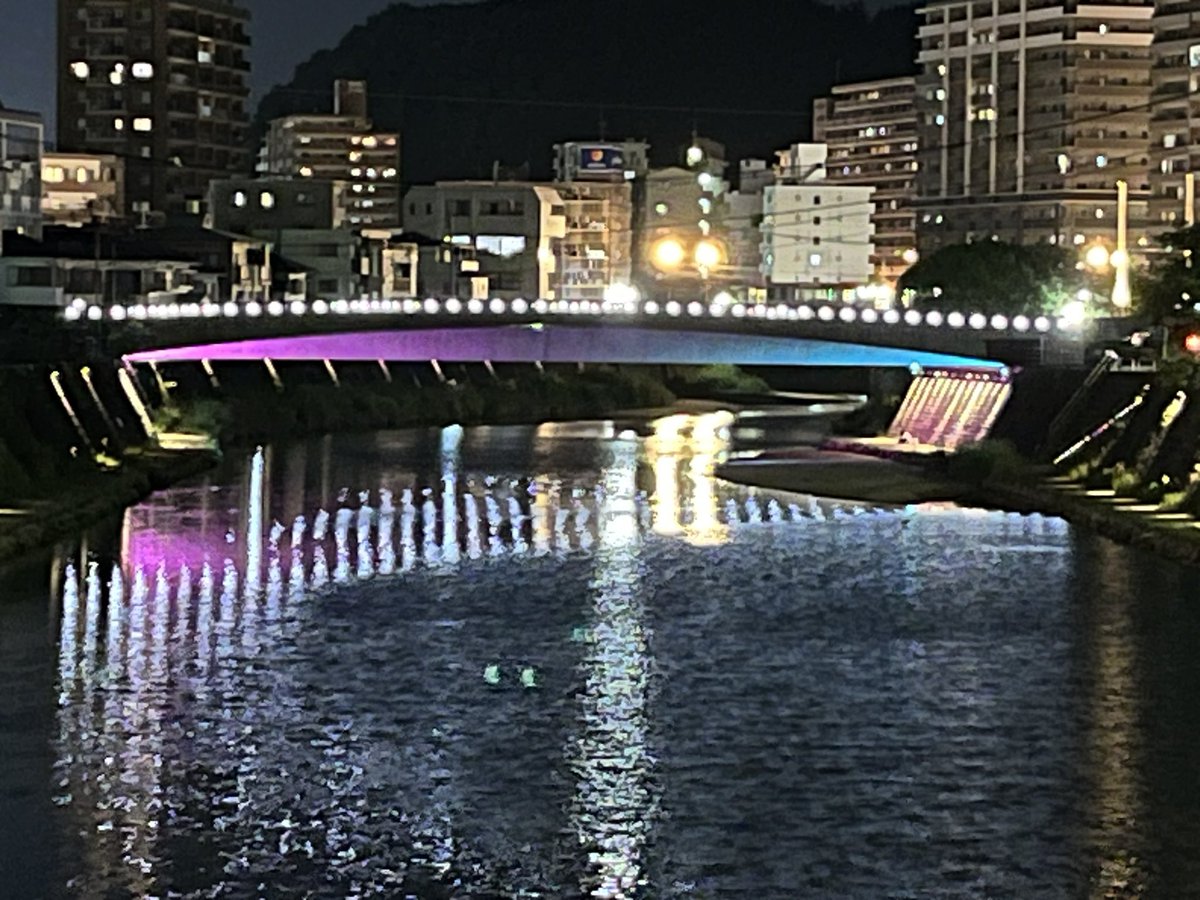 kadai_ichinaika's tweet photo. #健康ハートの日❤️ #健康ハートライトアップ
#REDAMU #西田橋 #鹿児島
すわん君 @suwankun_kin_en
さぁ本日二回目の8時10分! https://t.co/bGRtOj6SRM