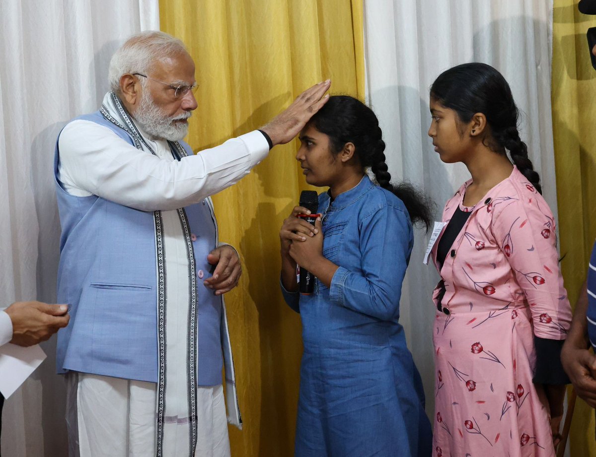 htTweets's tweet photo. #InPics | Prime Minister #NarendraModi met the victims of the #WayandLandslide at a relief camp and ensured proper support for those affected by the tragedy.

#Kerala #Wayanad https://t.co/zPAVekfo69