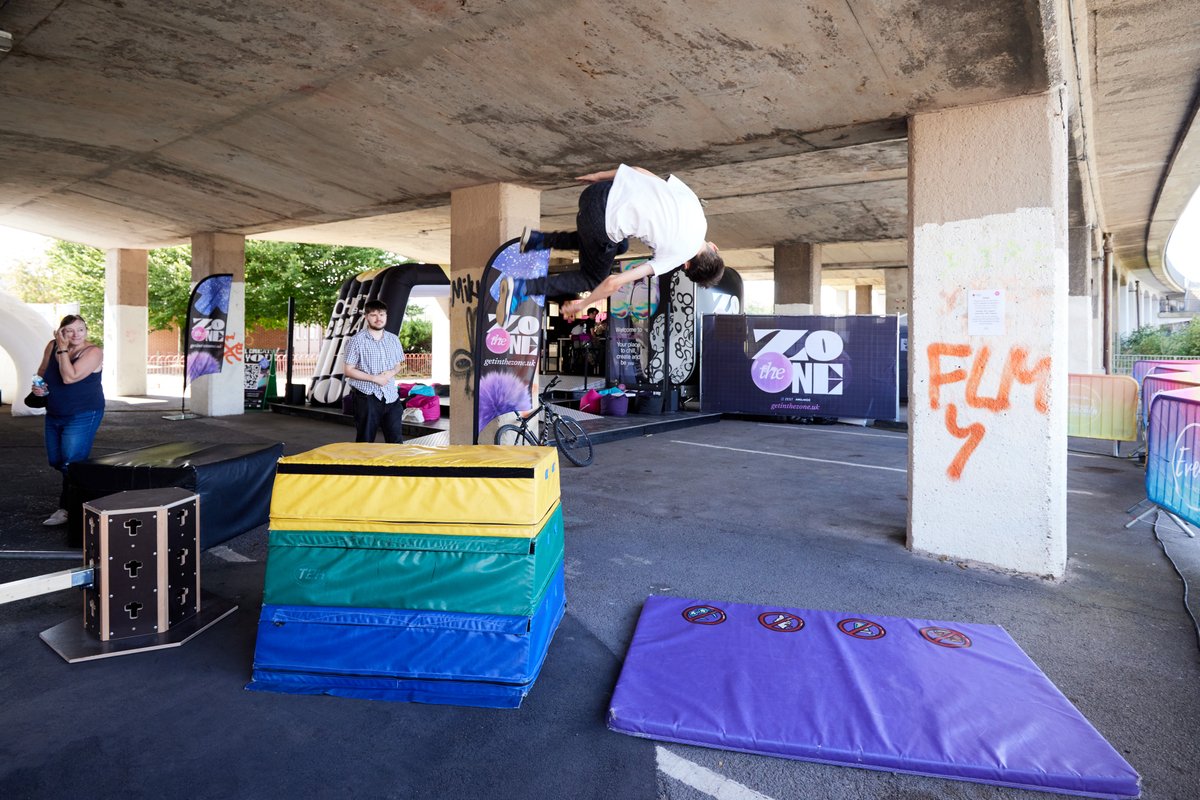👇 Under the Bridge👇
🫧 This is what #TheZone looks like Under Pelham Bridge 👀
🪄 We are reclaiming this disused space, providing FREE activities for 11-18-year-olds on the edge of Sincil Bank in Lincoln.
1/4
