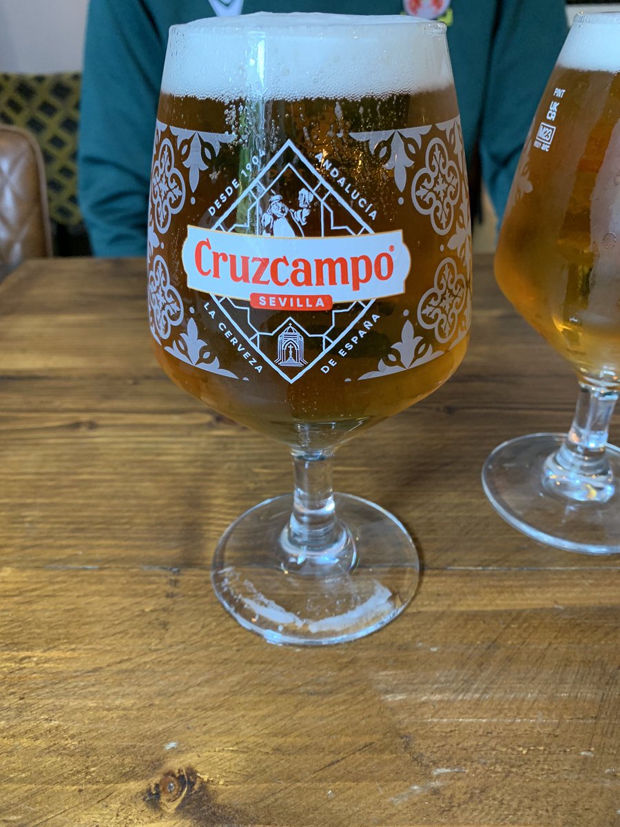 _RyanLFC's tweet photo. @FatBoarWXM never disappoints on match day 🤤 now for 3 points ⚽️🏴󠁧󠁢󠁷󠁬󠁳󠁿 @Wrexham_AFC @CurtisG35834680 @richwatkin https://t.co/tgpyIFjB4N