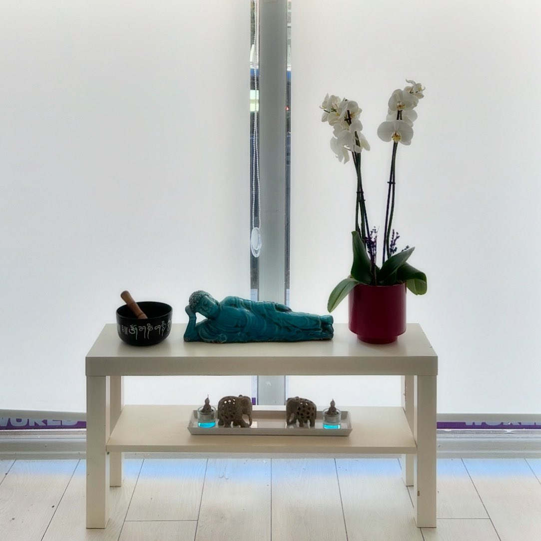 #namaste +HİÇ Izmir derslerine basliyor! Web sitemizde programi ogrenebilir ya da bize mesaj atabilirsiniz ❤️ #yoga #meditation