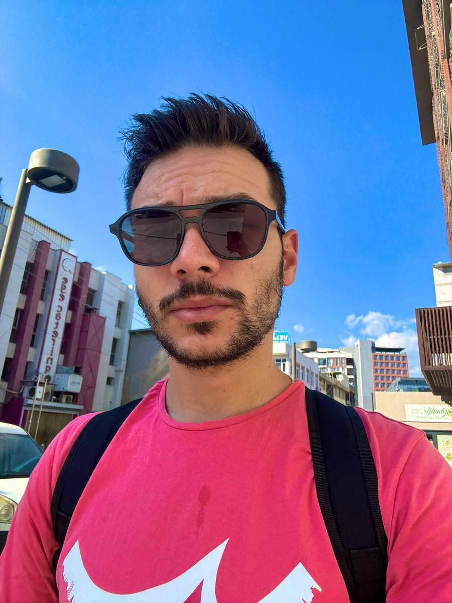 Pembelendik biraz da o damla neden bilmiyorum 🙂‍↕️