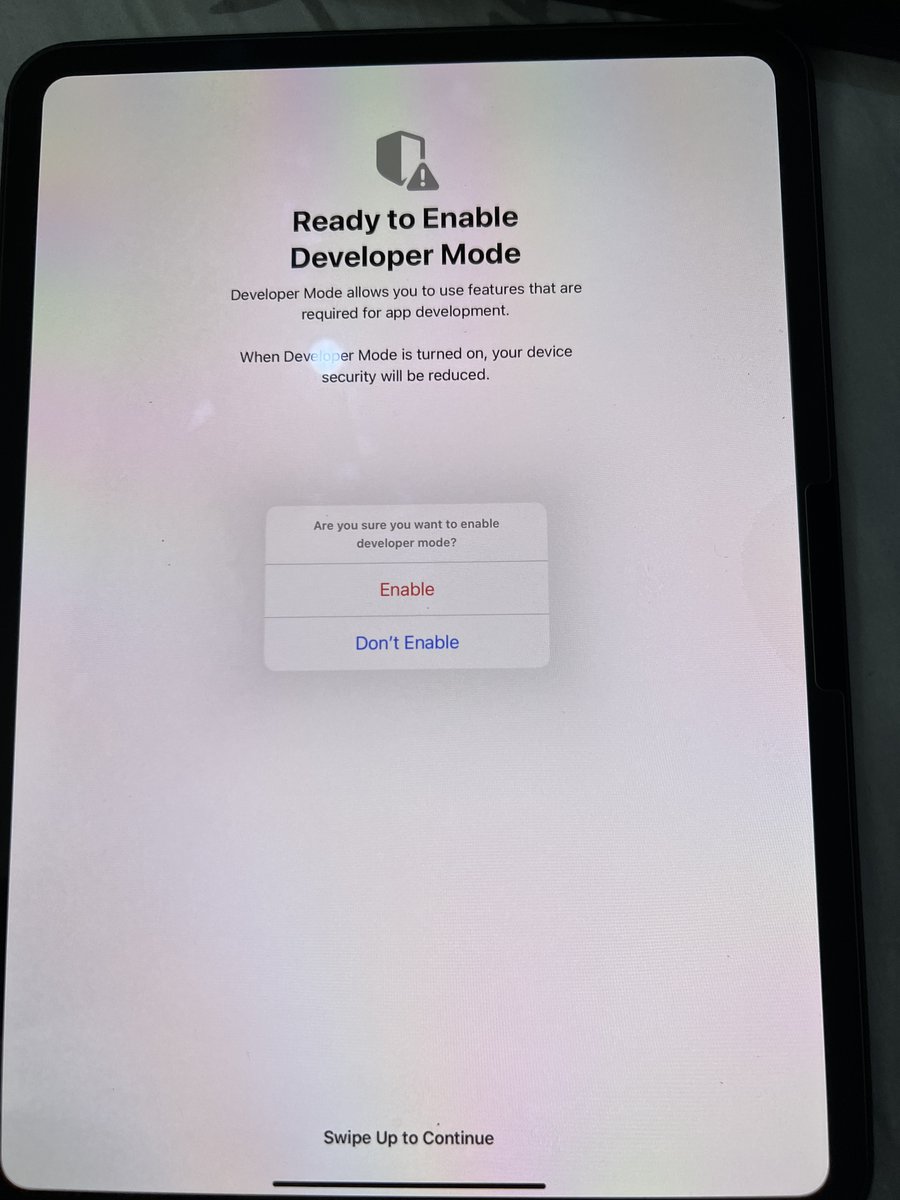 DNS_Sys's tweet image. تحديث 18.1 التجريبي. عند تفعيل نمط المطور يظهر لك نفس الصورة البيضاء.حاولت اصور الشاشة رفضت .صورتها من الجوال ..نحاول نكتشف فيه الجديد .

#iOS18Beta5 #ios