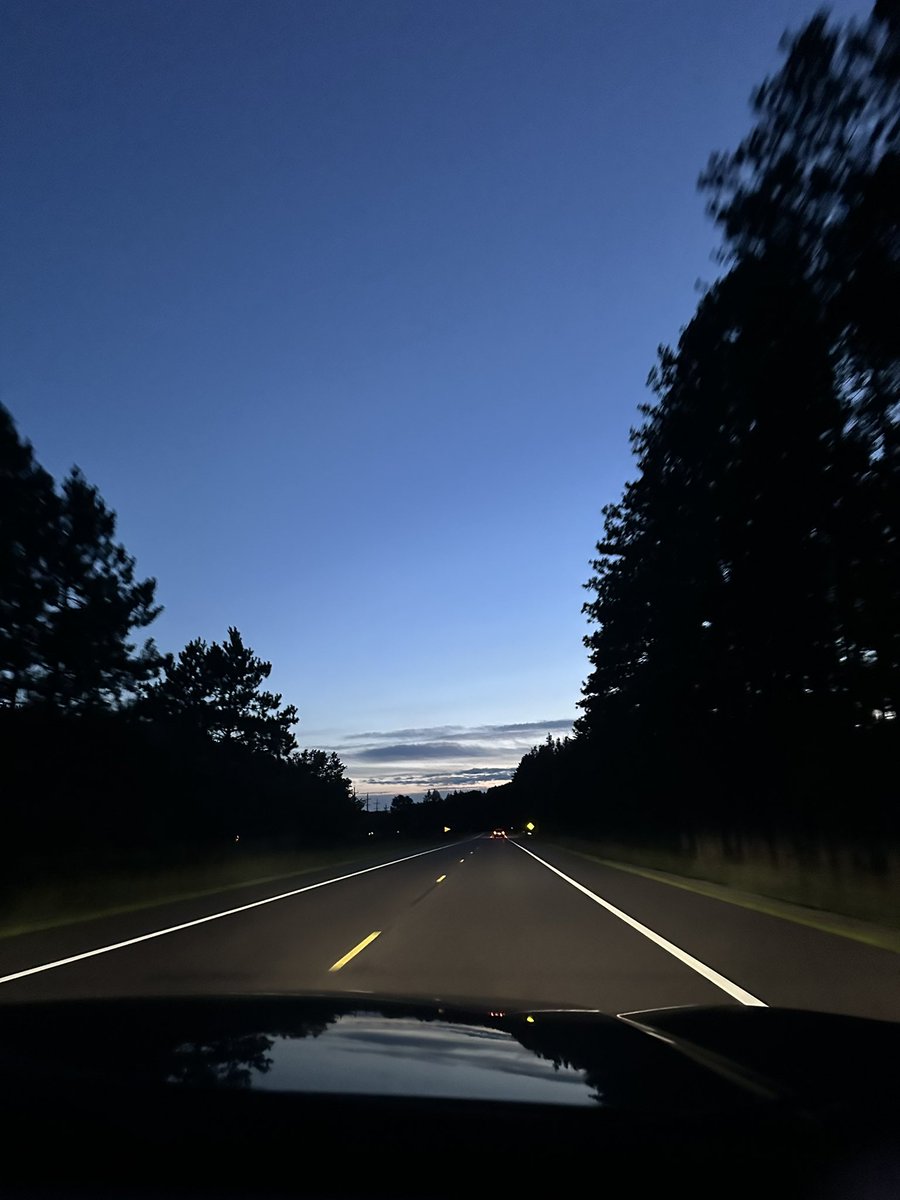 kd66bug's tweet photo. Good morning @LawyerLambert @bobh332 @CaptainKFAN @BobStPierre from #WillowRiver and @RagnarRelay Minnesota.#RunBabyRun #200ishMiles 🏃‍♀️🙂 https://t.co/vIKZj19EDz
