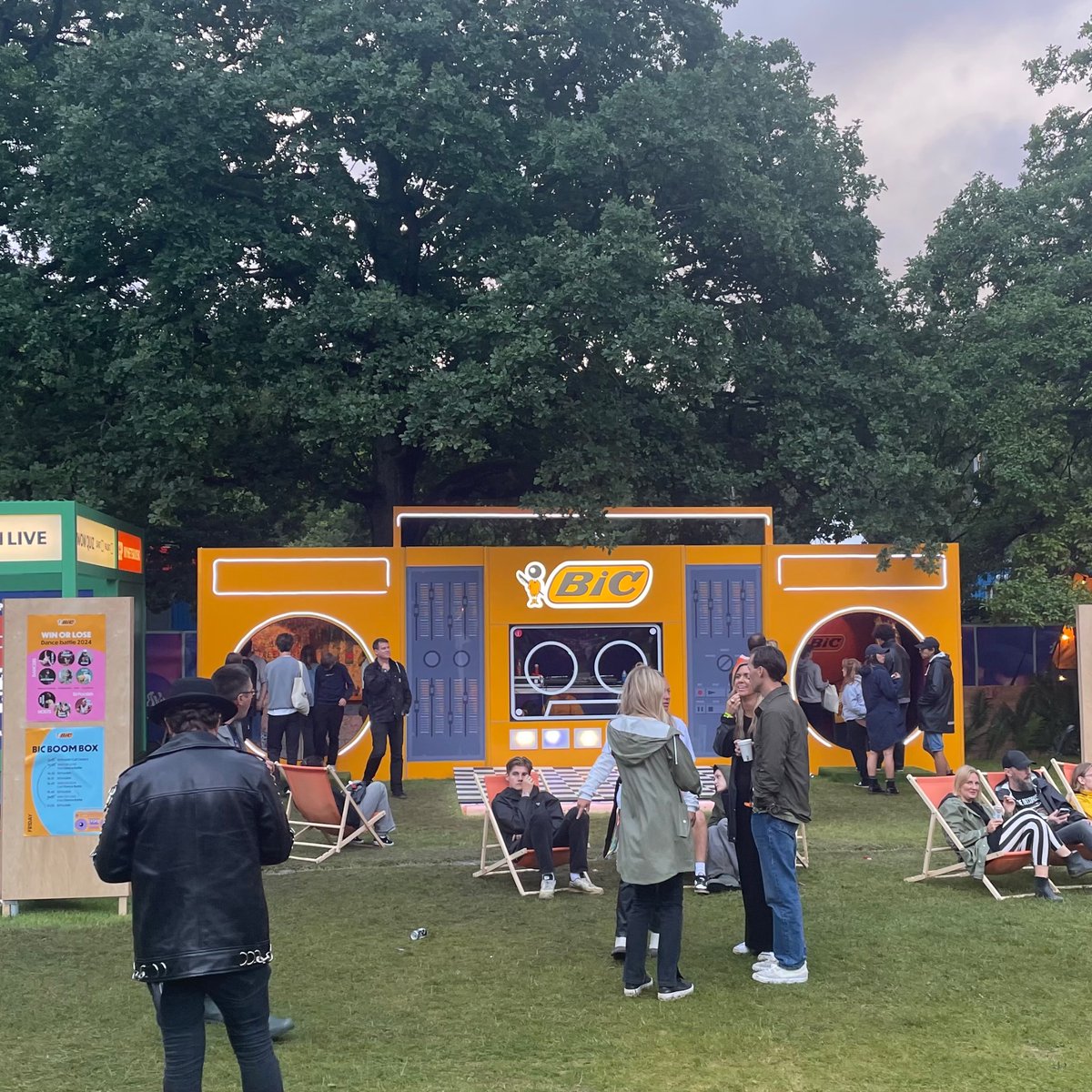 allymccrae's tweet photo. I do not understand the bic pens marketing strategy at Swedish music festivals but I respect the efforts https://t.co/ueXPuTQvwN