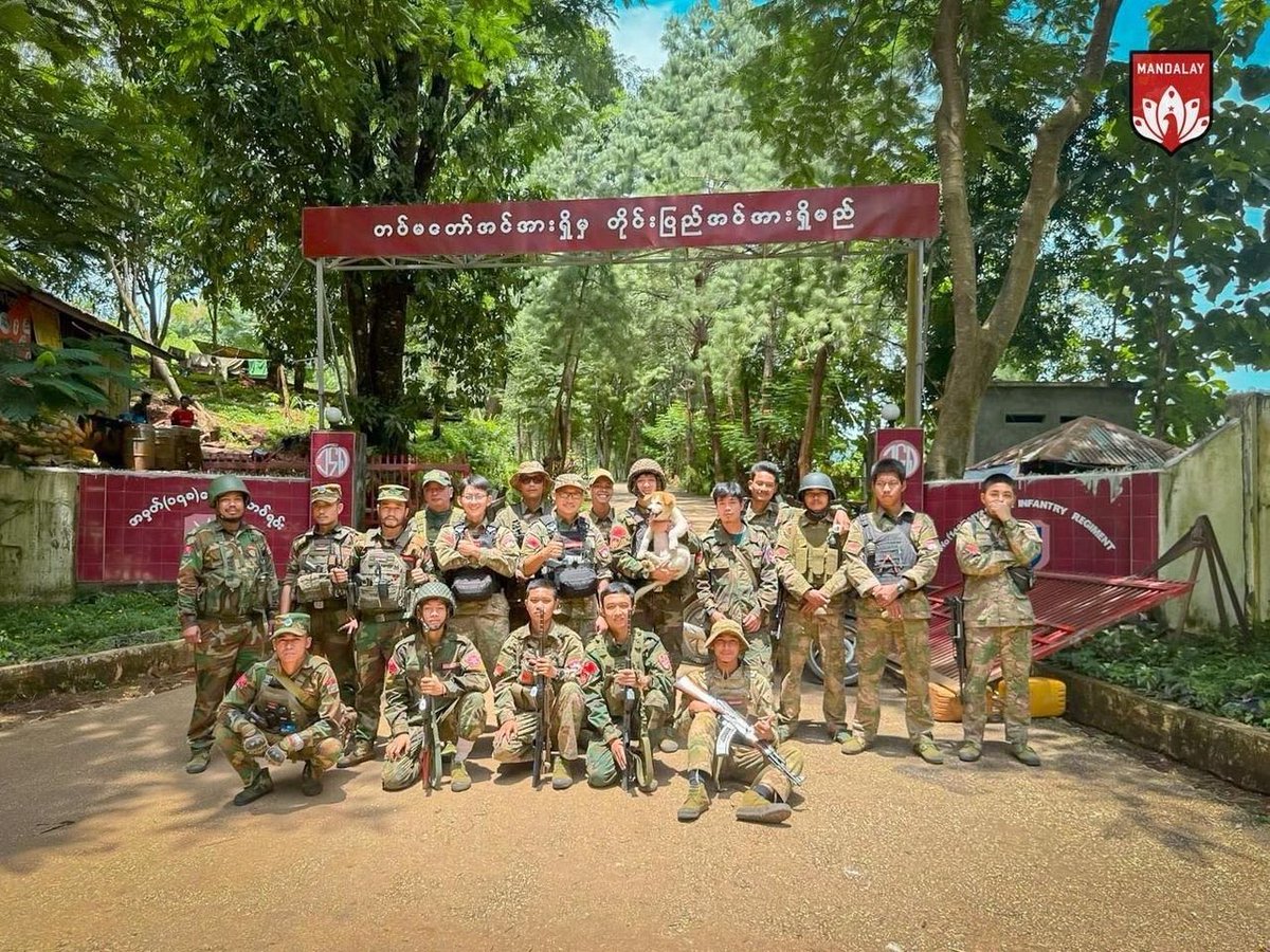 Kim_Jolliffe's tweet photo. Mandalay PDF (and their dog) continue to progress

... now taking another base from LIB 148 in Thabeikkyin township

Meanwhile, another NUG PDF is among forces launching an offensive of Natogyi, southeast of Mandalay, potentially pulling troops from POL

Mandalay being surrounded https://t.co/BoABYlO9cw