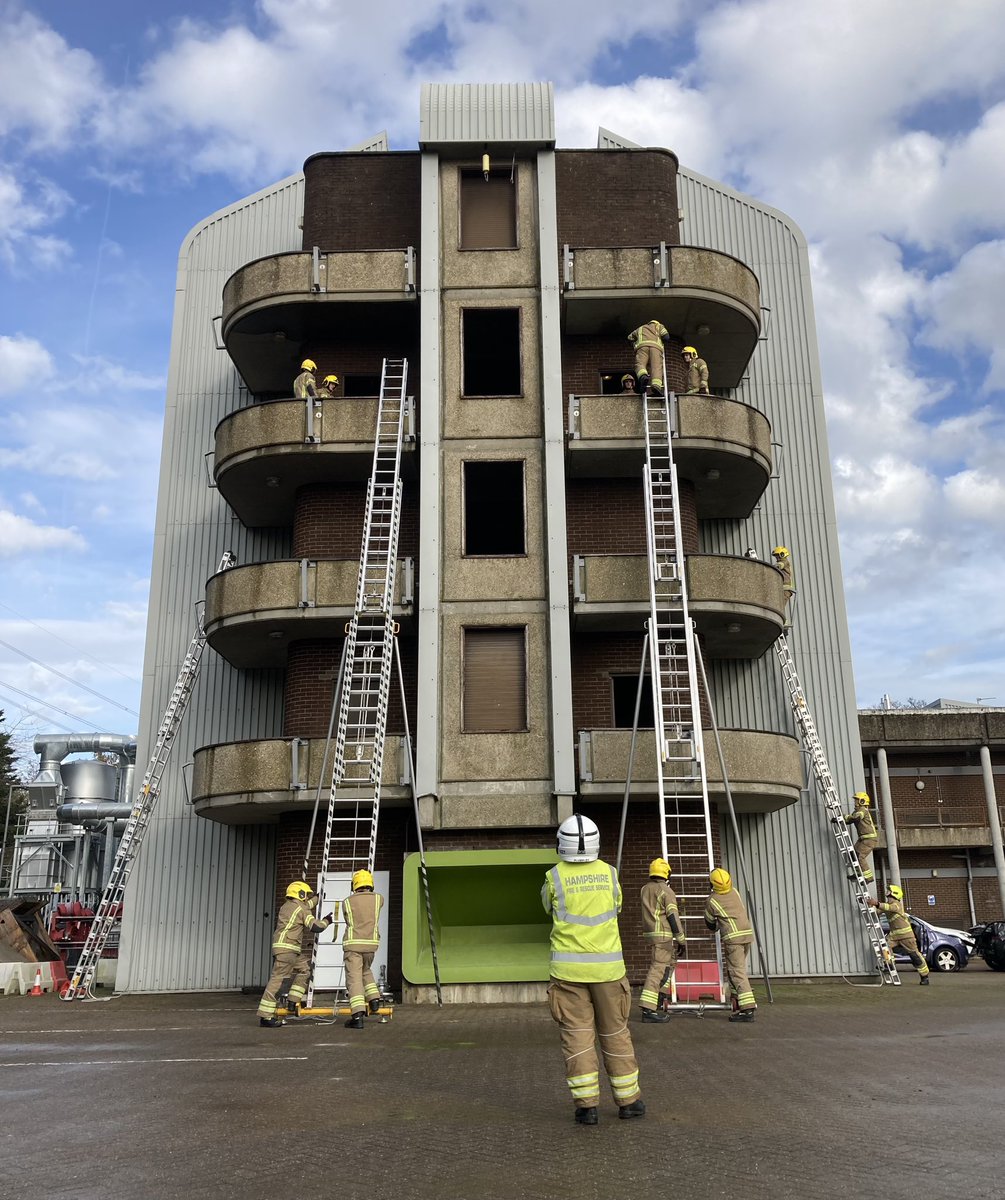 Plumbley11's tweet photo. L&amp;D - You have been fun ♥️🚒🔥Wholetime and on-call courses ✅ New live fire facility ✅ New BA manual &amp; procedures ✅ (nearly there). Working with amazing people ✅✅✅🦄 https://t.co/1GR7c93KMW
