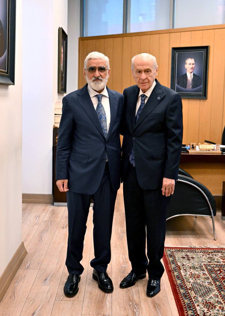 Azerbaycan Klasik Halk Cephesi Partisi Lideri Sn. Mirmahmud Miralioğlu FETTAYEV, Milliyetçi Hareket Partisi Lideri Sn. Devlet BAHÇELİ’Yİ makamında ziyaret ederek, İKİ DEVLET BİR MİLLET ANLAYIŞI içinde Türk dünyasının gündemi ve geleceğine yönelik hoş sohbet edip Türk Boylarını