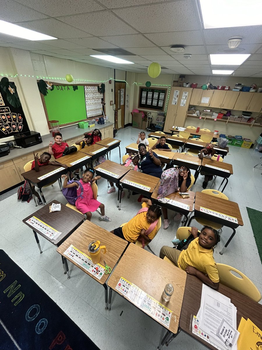 Ms. Binns (@teachwith_binns) on Twitter photo Can finally check off my First Week of First Grade 🥰
Twinning with one of my students 💕
& thank you <a href="/patterson_a1/">Antoinette Patterson</a> for co teaching Phonics with me ! This is going to be a great year ! Can finally check off my First Week of First Grade 🥰
Twinning with one of my students 💕
& thank you <a href="/patterson_a1/">Antoinette Patterson</a> for co teaching Phonics with me ! This is going to be a great year !