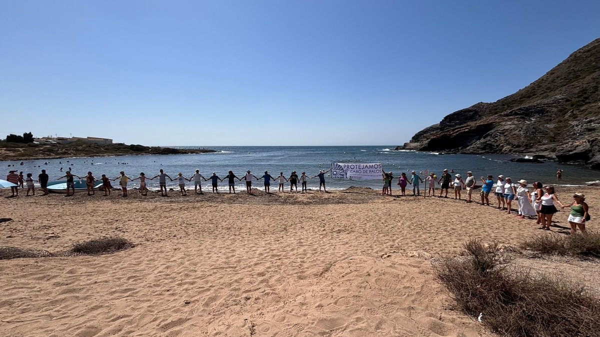 Asociación Procabo (@procabopalos) on Twitter photo También en #CalaReona #AbrazoAlAgua foto de <a href="/quique_andres/">Enrique de Andres</a>
Un placer encontrar a <a href="/PAcToMarMENOR/">Pacto por el Mar Menor</a> <a href="/AavvCabo/">AAVV Cabo De Palos</a> <a href="/SujEt0Paciente/">Stop botellódromo Cabo de Palos</a> <a href="/pablorros_/">Pablo Rguez Ros</a> entre otras personas comprometidas También en #CalaReona #AbrazoAlAgua foto de <a href="/quique_andres/">Enrique de Andres</a>
Un placer encontrar a <a href="/PAcToMarMENOR/">Pacto por el Mar Menor</a> <a href="/AavvCabo/">AAVV Cabo De Palos</a> <a href="/SujEt0Paciente/">Stop botellódromo Cabo de Palos</a> <a href="/pablorros_/">Pablo Rguez Ros</a> entre otras personas comprometidas