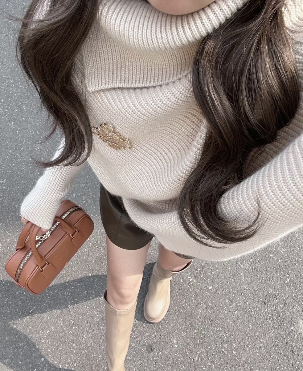 for_hk_'s tweet photo. この方のコーデが可愛過ぎて参考になる👚
熱過ぎてイライラするから一生秋服見てる🍂 https://t.co/Epco1BErpM