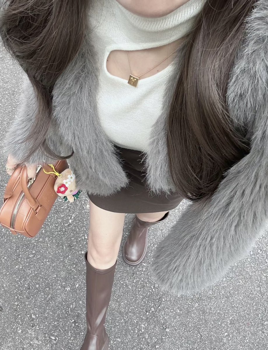 for_hk_'s tweet photo. この方のコーデが可愛過ぎて参考になる👚
熱過ぎてイライラするから一生秋服見てる🍂 https://t.co/Epco1BErpM