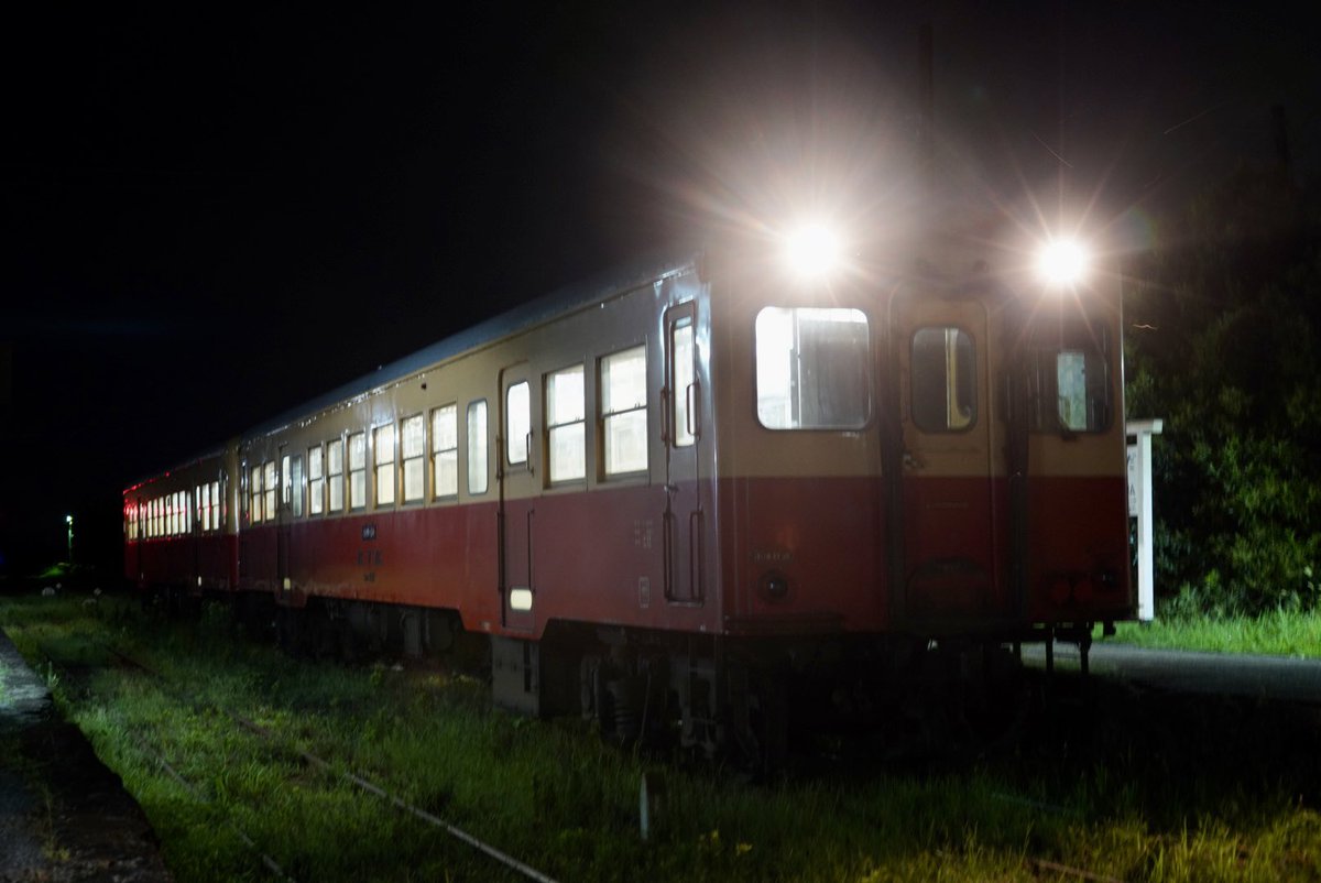 azzzu_exp's tweet photo. 地方路線は灯りが少ないのでバルブしにくいですね……
#小湊鐵道 https://t.co/nQoBGmIgnw
