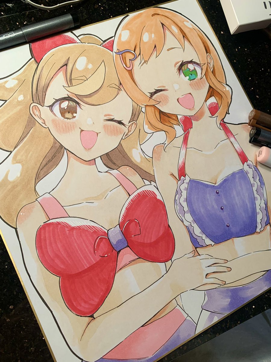 色紙描けました!

が、ホテルの照明が暖色で正確なコピックの色が分かりません……朝起きたら自然光で色確認します😂

明日はどうぞよろしくお願いします!👏 