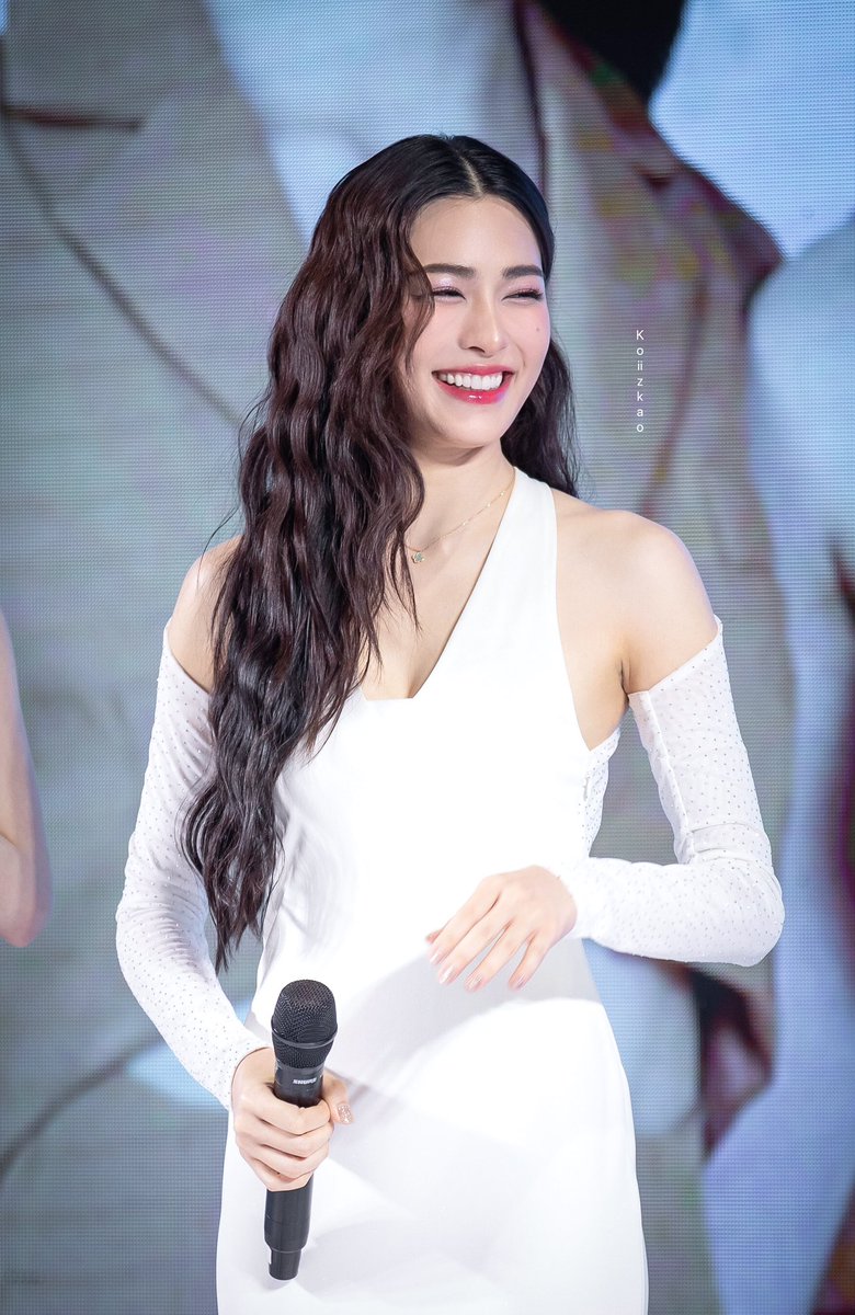 Koiiz9's tweet image. [Preview]240810 รอยยิ้มที่ฆ่าคนได้🫠🤏🏻

LINGORM LOVE YOUR SKIN 
#DestinyClinicxLingOrm
 #หลิงหลิงคอง 
 #linglingkwong