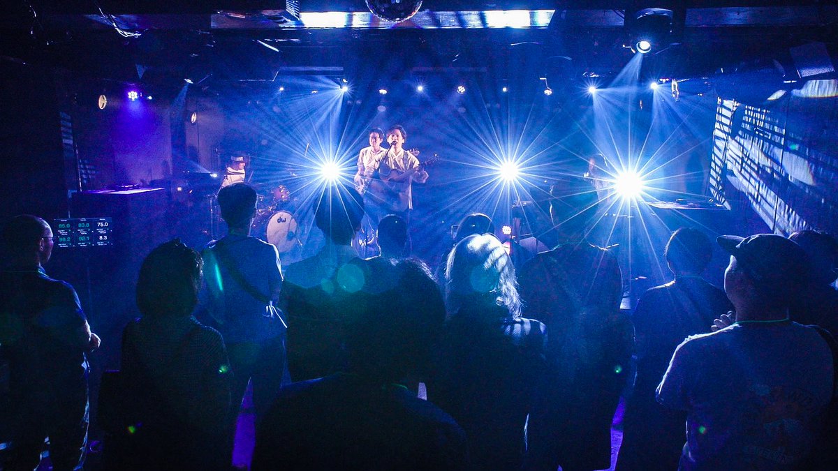 MxUe_'s tweet image. #福山Cable での d&amp;amp;b Soundscape 体験ライブ風景。

1.バンド &quot;Immersivers&quot; のメンバーたち
2.司会を務めたd&amp;amp;b audiotechnik Japan の米山氏
3.福山Cableの出原氏による解説と音響エンジニアリング
4.ライブ風景

＃dbSoundscape