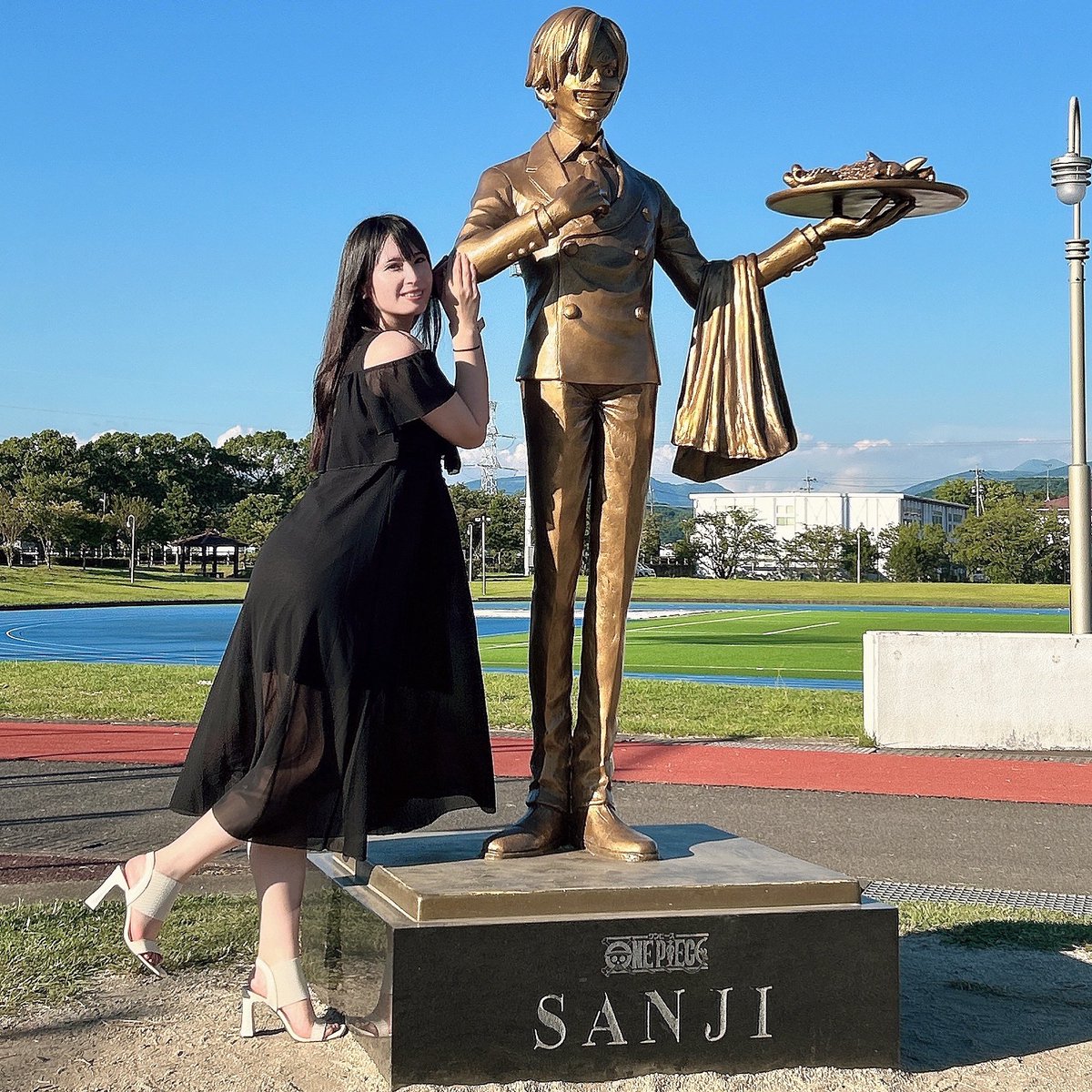 もも仙人　銅製 ONEPIECE熊本復興プロジェクト ❗️ #麦わらの一味 の銅像が設置され