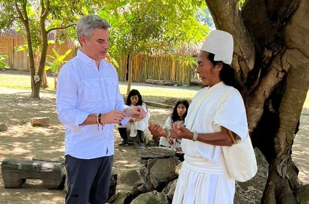 Las comunidades indígenas son las verdaderas guardianas de la biodiversidad de todo el mundo. Sin su participación activa y el respeto a sus derechos, cualquier esfuerzo de conservación estará incompleto. Es hora de reconocer la voz y las prácticas de quienes han protegido la