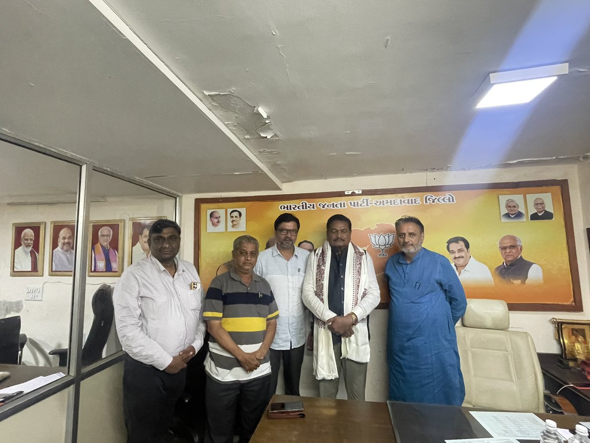 સુરેન્દ્રનગર સાંસદ શ્રી ચંદુભાઈ શિહોરા અમદાવાદ જિલ્લા ભાજપ કાર્યાલય ખાતે શુભેચ્છા મુલાકાત લીધી.  <a href="/BJP4Gujarat/">BJP Gujarat</a>