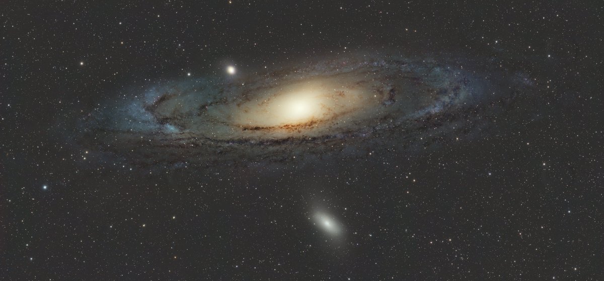 M31, namı değer Andromeda galaksisi. Toplam 8 gecede çektiğim bu fotoğraf 6 tane farklı panelden mozaik metodu ile oluşturuldu.  Çekinmeyin istediğiniz kadar büyütün. Detaylar can yakıyor.