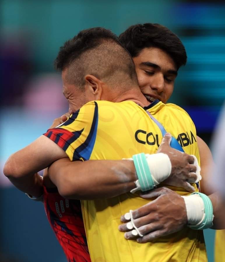 giorozas's tweet photo. @WonderlandJoe @TheFigen_ Professor #JairoRuiz has trained several generations of gymnasts in Colombia 🇨🇴 with great effort, and his dream was to win someday an Olympic medal, and he finally achieved it with #AngelBarajas😆 https://t.co/7mcIAAtgoF