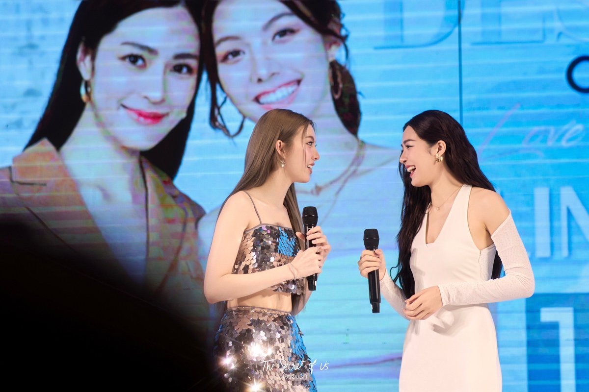 SOU_Ch3Official's tweet image. 😳น้องออม ๆ มีคนแอบมอง 👉👈

#หลิงออม​ #lingorm