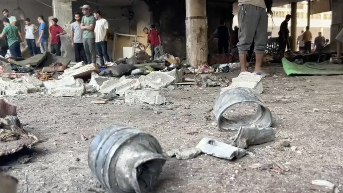 NEW: @cnn confirms a US-made GBU-39 small diameter bomb was used in an Israeli strike on a school and mosque compound in Gaza which killed at least 93 Palestinians according to local officials   

(h/t) to @easybakeovensz for helping identify the weapon
