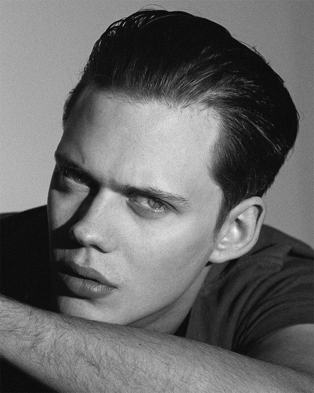 itchyhaybitchy's tweet photo. a movie where Bill Skarsgård and Nicholas Galitzine are evil psychopath siblings on the hunt for white people with no lips when? https://t.co/EWTMQvP1vK
