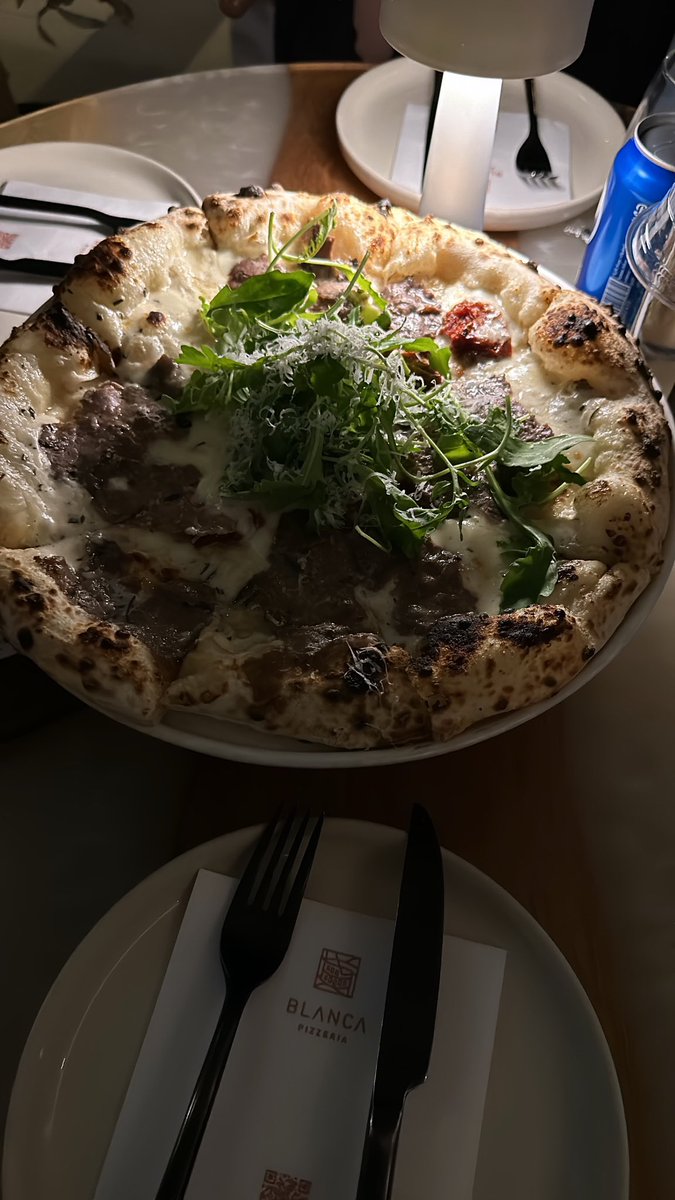 بلانكا🍕
مطعم ايطالي بأجواء جميله✨ 
ريزتو ترفل و بيتزا بلانكا وسباقتي باذنجان 😋
الأكل لذيذ المكان مزدحم ويتطلب حجز 
📍السليمانيه