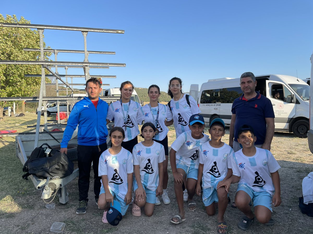 Bozovaspor Kano Kulübü olarak Eskişehir Durgunsu Kano Türkiye Şampiyonası müsabakalarını Antrenörlerimiz ve sporcularımız ile birlikte tüm gayretimizle sonuçlandırmaya devam ediyoruz💪🏻
<a href="/haliliyesilyurt/">Halil İbrahim YEŞİLYURT</a> <a href="/ACKabakci/">Alper Cavit Kabakçı 🇹🇷</a> @BozovaKano <a href="/meryldr93989068/">ömer yıldırım</a> <a href="/AliELK33128574/">Ali ÇELİK</a> <a href="/tel_osman/">osman</a>