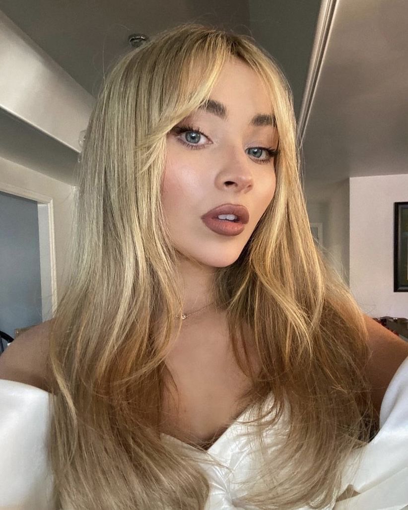 Karolgpress's tweet photo. Sabrina Carpenter en una reciente entrevista para Variety. 

"Karol G es Genial" 💗 https://t.co/TKhSYZvO1U