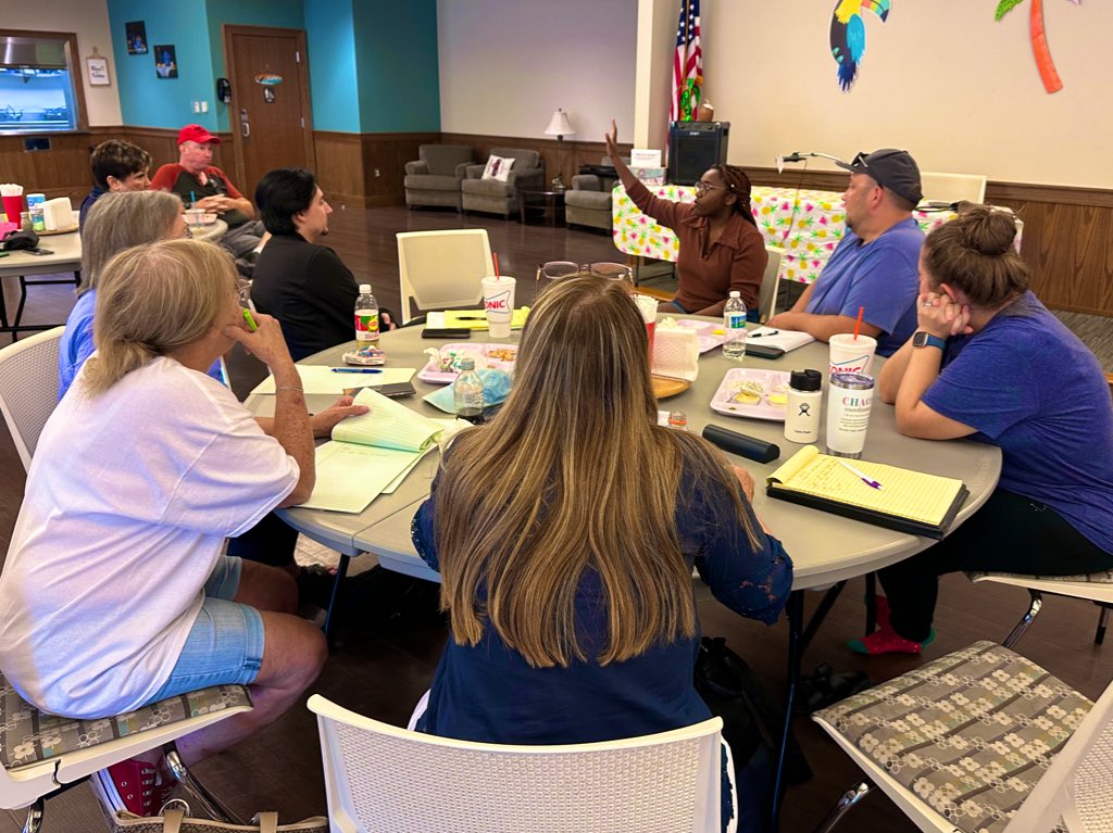 willwatson's tweet photo. Back on the road with the 🐐 of Arkansas relational organizating, @daragaines_. She’s talking Arkansas Block Captains and I finished ranting about a #BetterArkansas.

📈 Sign up to be a Block Captain: https://t.co/KoRriCyh7x

🚙 Chip in to our gas fund: https://t.co/ZCoZ79MFe7 https://t.co/FqdBZvnzkN