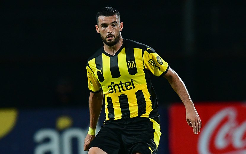 Formiliano, defensa de 1,85 m y 31 años, llegó a Chile.