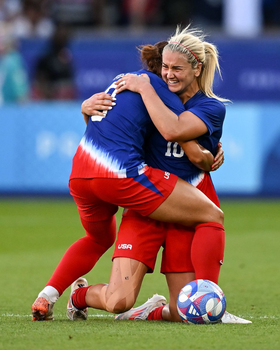 WGolazo's tweet photo. WE'RE NOT CRYING YOU ARE 🥹 https://t.co/EAnn7Bi46X