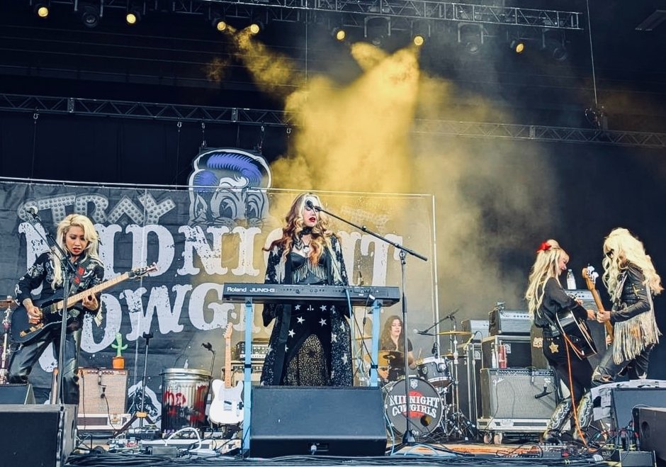 Blaise Dahl (@blaisedahl) on Twitter photo The #MidnightCowgirls open for #rockabilly legends <a href="/thestraycats/">The Stray Cats</a> TONIGHT at the <a href="/HRCasinoIndiana/">Hard Rock Casino Northern Indiana</a>. Place your bets on a real good time!
LIMITED TIX LEFT! Grab yours here: casino.hardrock.com/.../enterta...…
#hardrockcasino #NorthernIndiana #straycats #midnightcowgirls #countryrock #altcountry The #MidnightCowgirls open for #rockabilly legends <a href="/thestraycats/">The Stray Cats</a> TONIGHT at the <a href="/HRCasinoIndiana/">Hard Rock Casino Northern Indiana</a>. Place your bets on a real good time!
LIMITED TIX LEFT! Grab yours here: casino.hardrock.com/.../enterta...…
#hardrockcasino #NorthernIndiana #straycats #midnightcowgirls #countryrock #altcountry