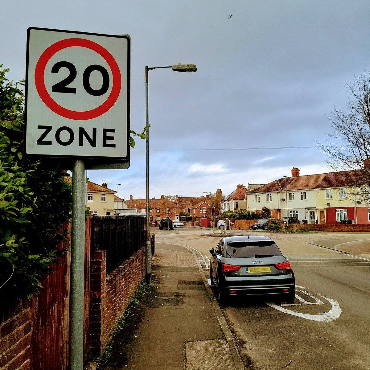 bwcyclecampaign's tweet photo. Road collisions and casualties down in Wales since 20mph default 👉 https://t.co/QL7NHhdVXL 
#20mphSpeedLimit #RoadSafety #TrafficCalming #SafeStreets #CommunitySafety #PedestrianProtection #SpeedAwareness #RoadSafetyMatters #UrbanSafety #DriveSlowSaveLives https://t.co/QVG0J7CU6C