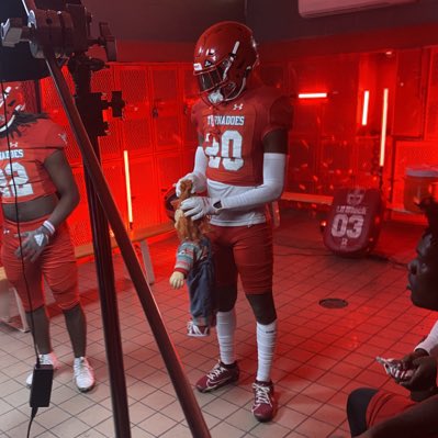 #NewProfilePic <a href="/BHSTornadoFB/">Bradford Tornadoes</a> <a href="/CoachRyanBell/">Coach Ryan Bell</a> #letsgotornados