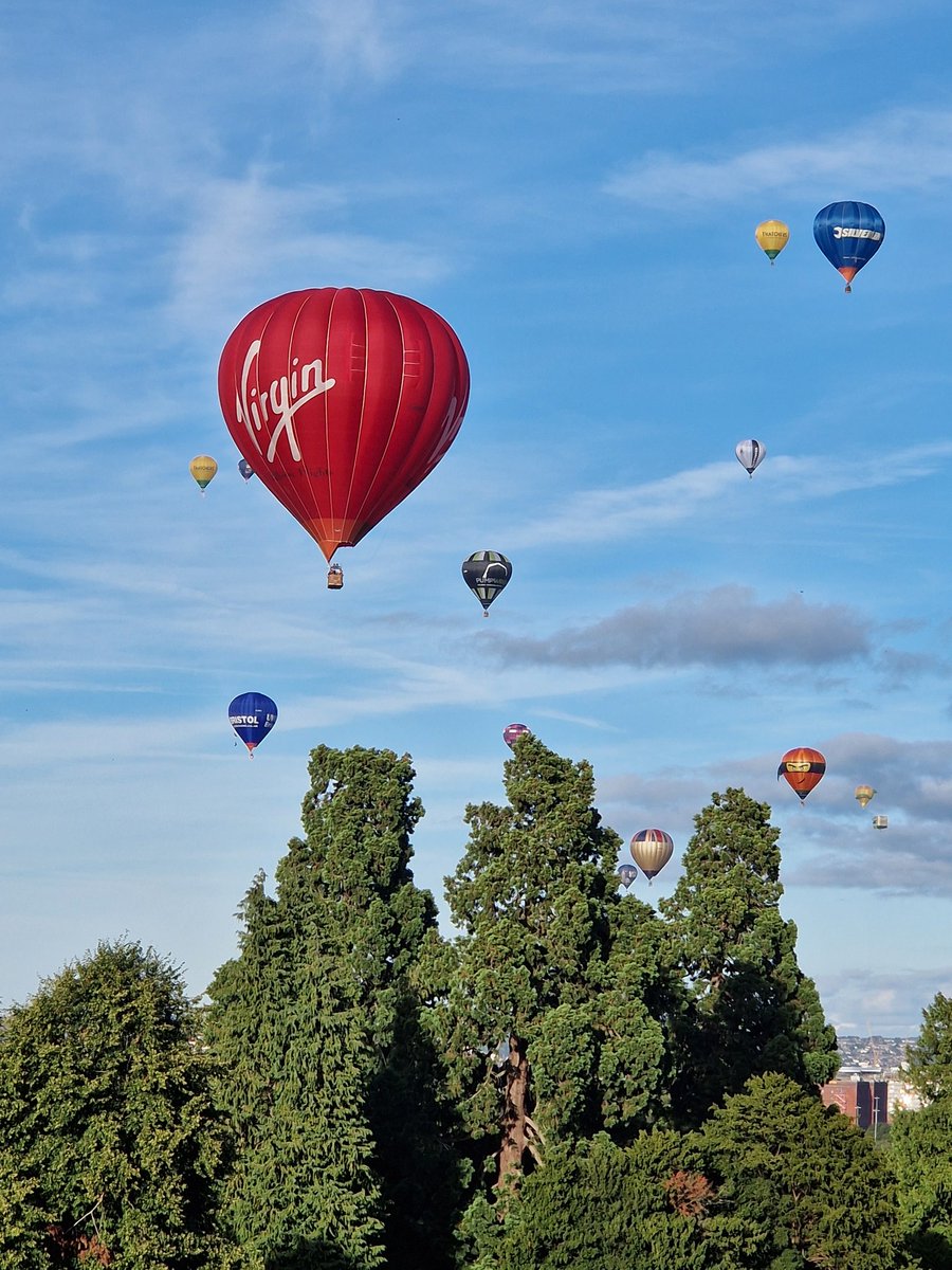That you <a href="/ukballoonpilot/">Dr Colin Hodges 🌻 💙</a> ? Great night for it :-)