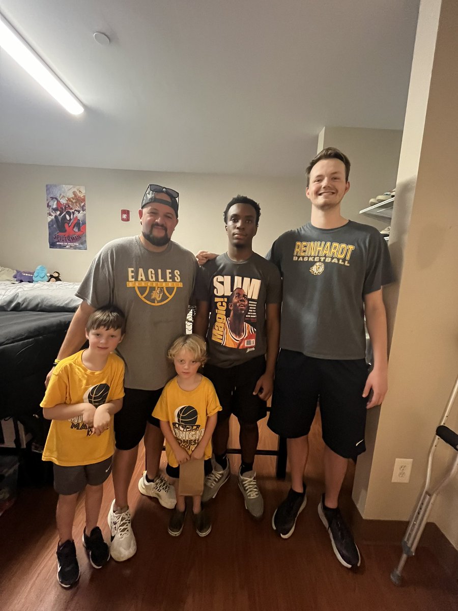 Some move in 📸 from new guys moving in today!