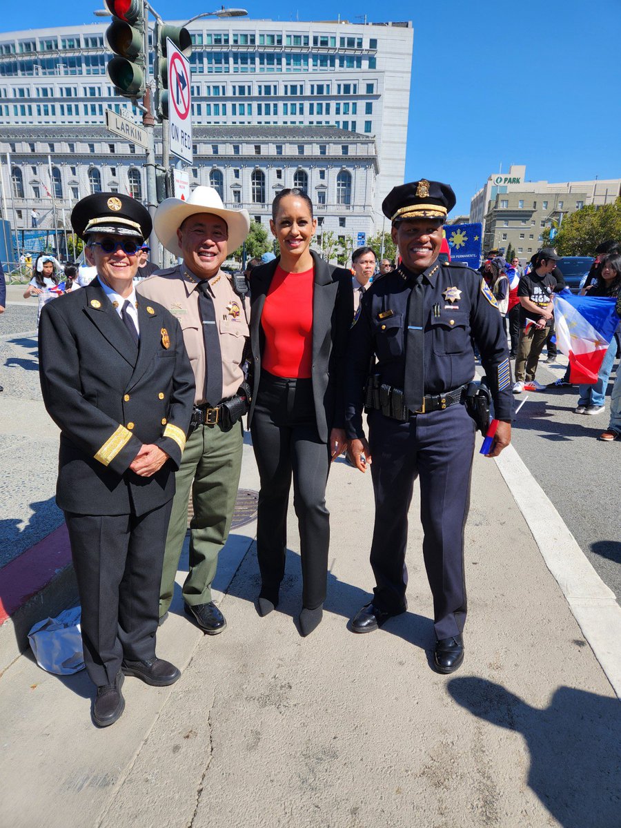SFPDChiefScott's tweet photo. Thank you DA @BrookeJenkinsSF, @SheriffSF, and @SFFDPIO for joining me today at the @PistahanSF Parade and Festival! This morning’s weather couldn’t have been more perfect! https://t.co/UKo7t3DnGb
