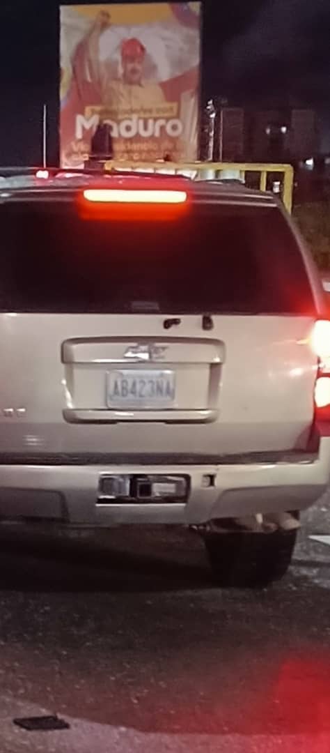 2/3 responsable estuviera tomado, a través de nuestras fuentes confirmamos que el conductor estaba en evidente estado de embriaguez. Pedimos a  @Tarekwiliamsaab que desde el  @Minpublicoven designe la investigación de este caso al CICPC <a href="/DouglasRicoVzla/">Douglas Rico</a>, <a href="/laracicpc/">DELEGACIÓN LARA</a>