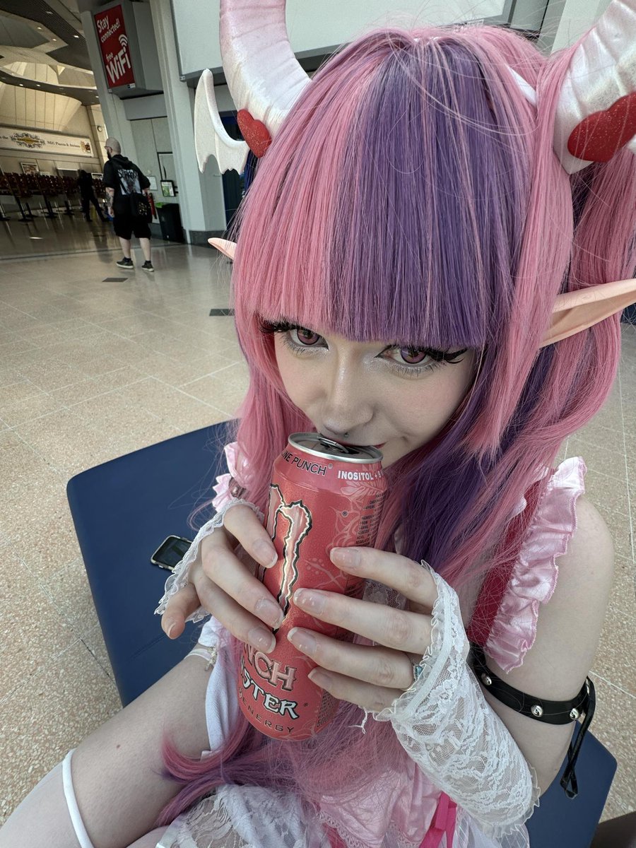 YOUR DEMON QUEEN IS HERE 💞😈 

Thank you <a href="/Vtuber_Expo/">VeXpo!</a> for having me!! 

Cosplay: <a href="/ironmouse/">ironmouse🇵🇷😈💖</a> <a href="/VShojo/">VShojo</a> 

#ironmouse #vshojo