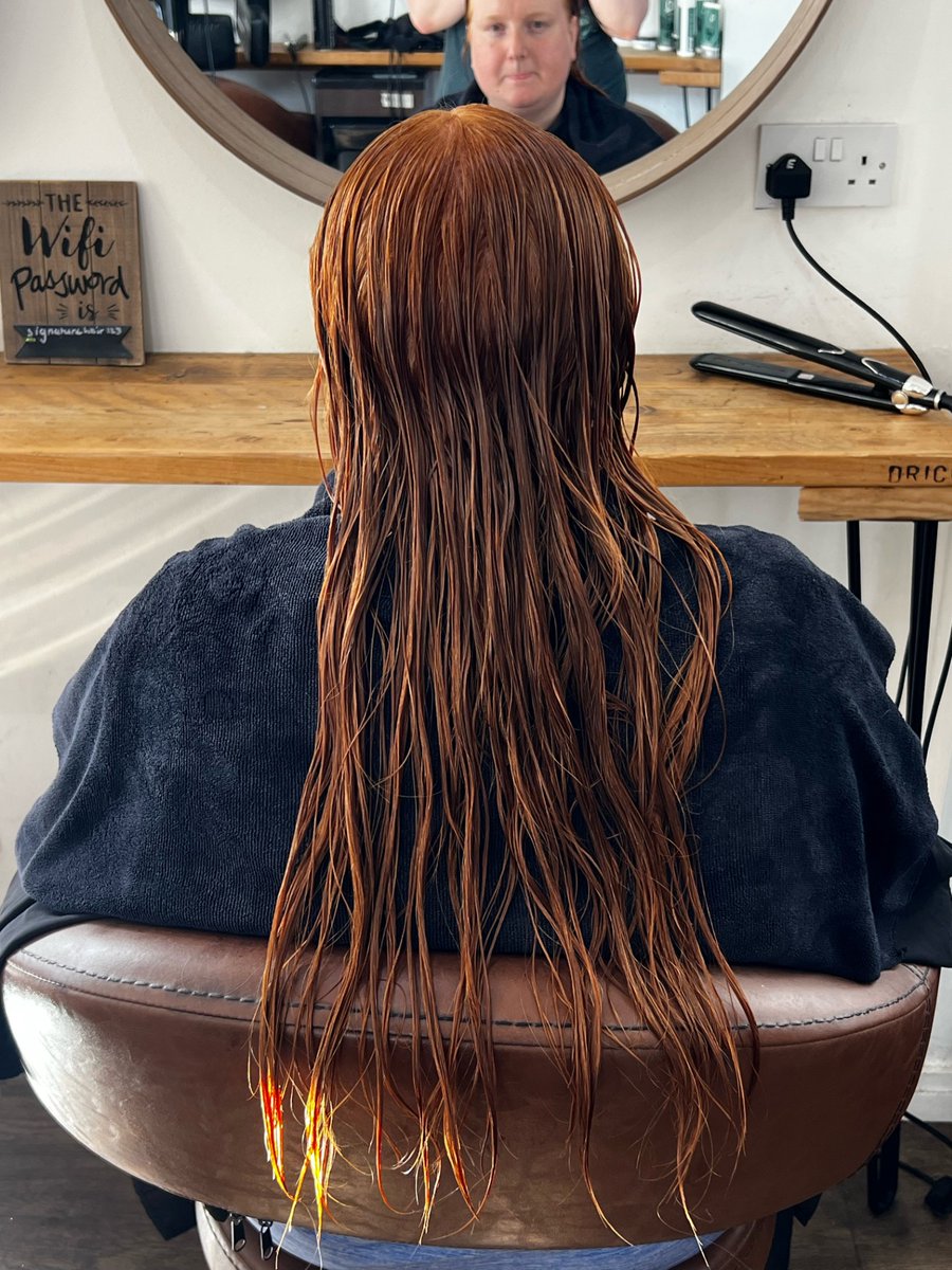 gofund.me/bccb34ec
So today was the day! I cut my hair for The Little Princess Trust!! <a href="/LPTrustUK/">Little Princess Trust</a> 
My hair will be sent on Friday, so any last minute donations would be absolutely amazing! Thank you to everyone who has so far