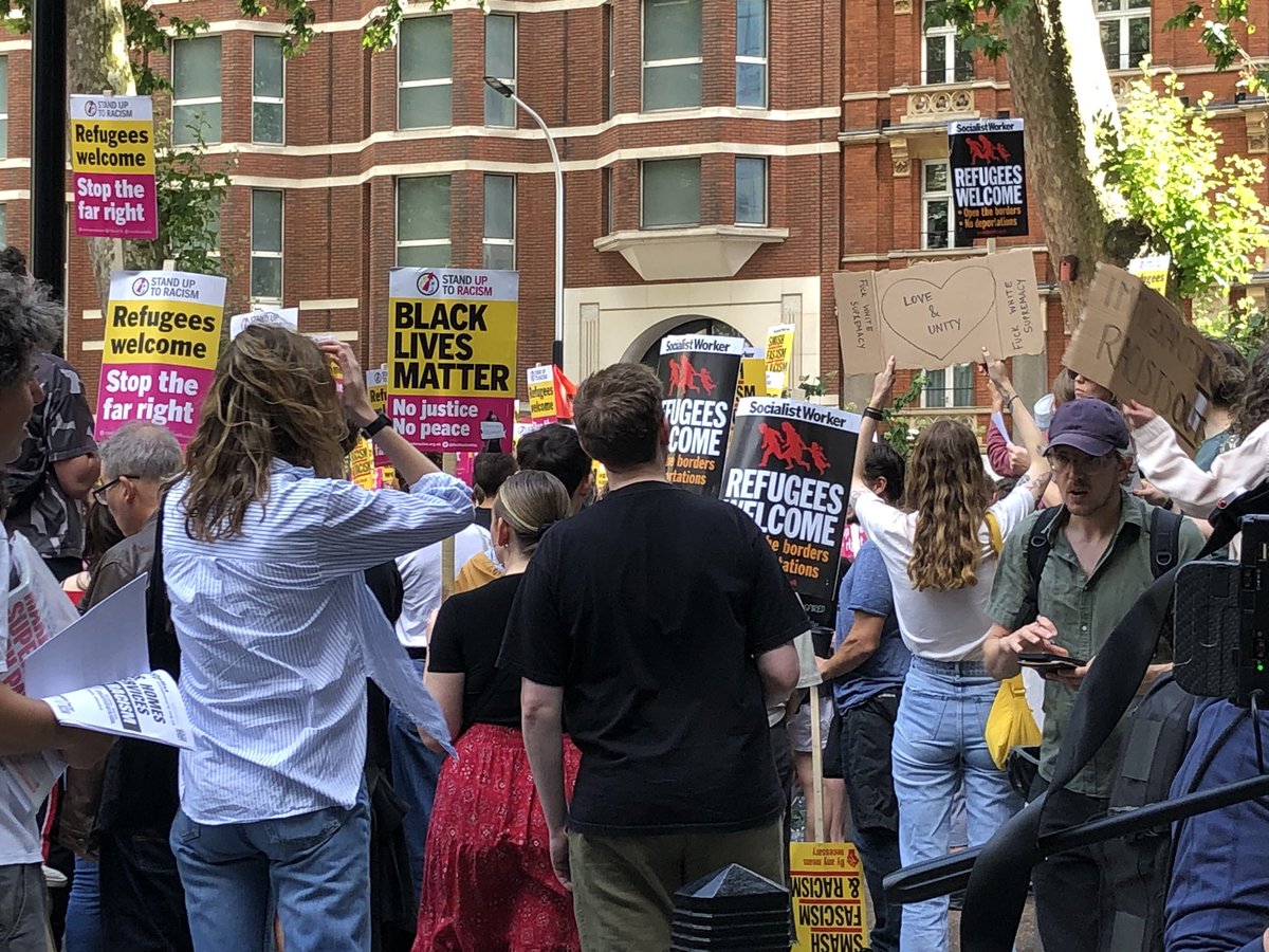 Emily Unia (@bbcemilyunia) on Twitter photo Anti-racism protest opposite <a href="/reformparty_uk/">Reform UK</a> HQ in central london right now Anti-racism protest opposite <a href="/reformparty_uk/">Reform UK</a> HQ in central london right now