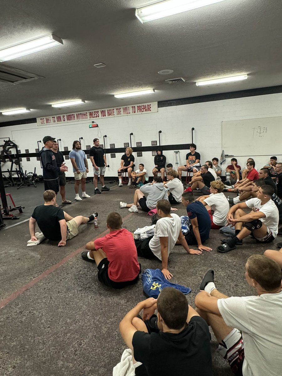 We greatly appreciate the Crawford brothers coming in before film this morning to talk about family, brotherhood, and teamwork!
Go Cards!