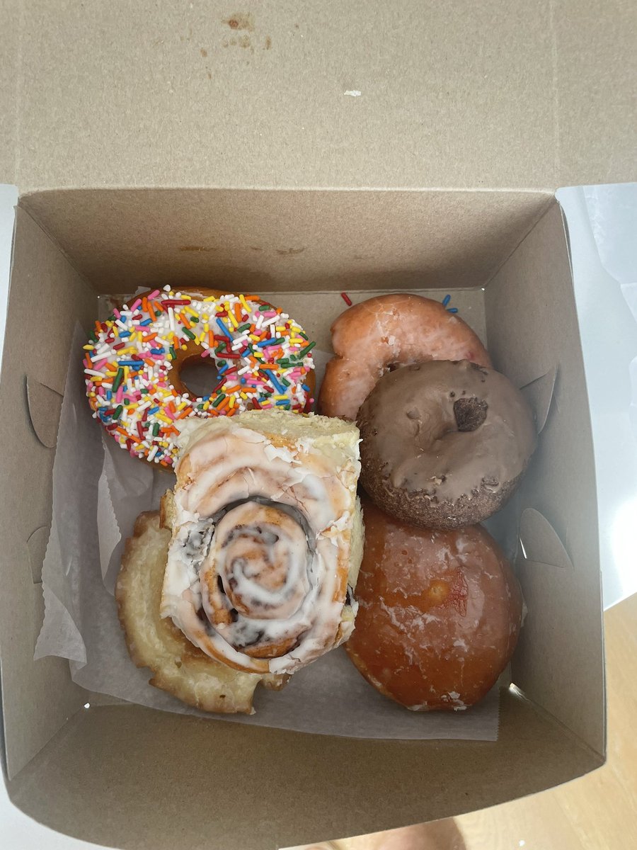 B_Pickelsimer's tweet photo. @BarstoolBigCat Good morning Big Cat have a great day https://t.co/hxR0LcPB6B
