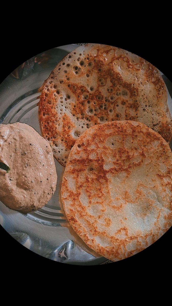Surrbhiiiiiii's tweet photo. Loni Sponge Dosa / Set Dosa 😋

#ChatoriLadki
#Dosa #selfmade
#1stattempt https://t.co/4HGexrIV5T