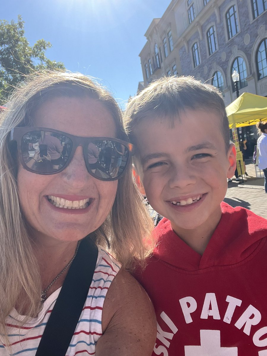 Love seeing students at the market!